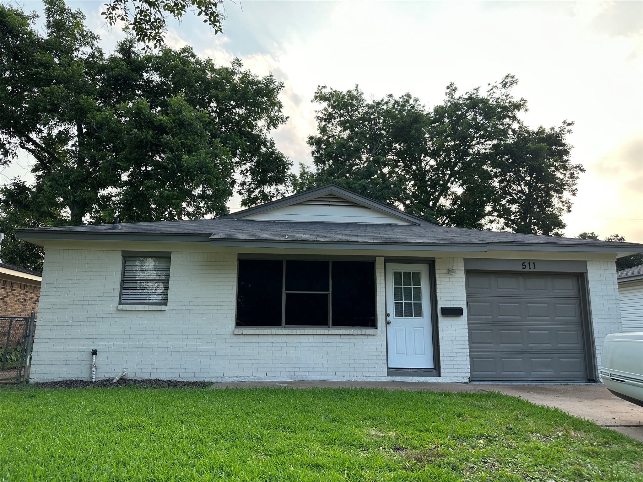 511 Guyer Street Property Photo 1