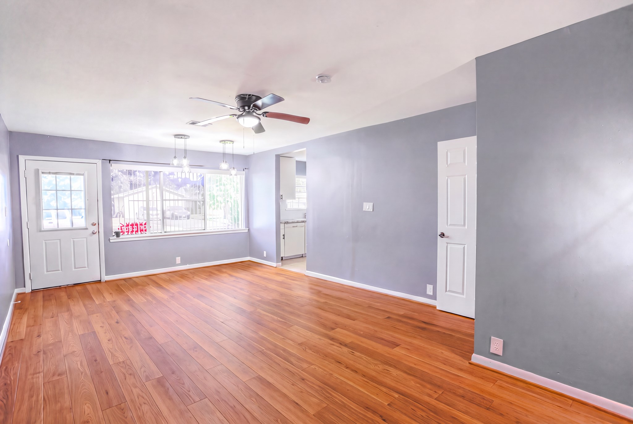511 Guyer Street Property Photo 5
