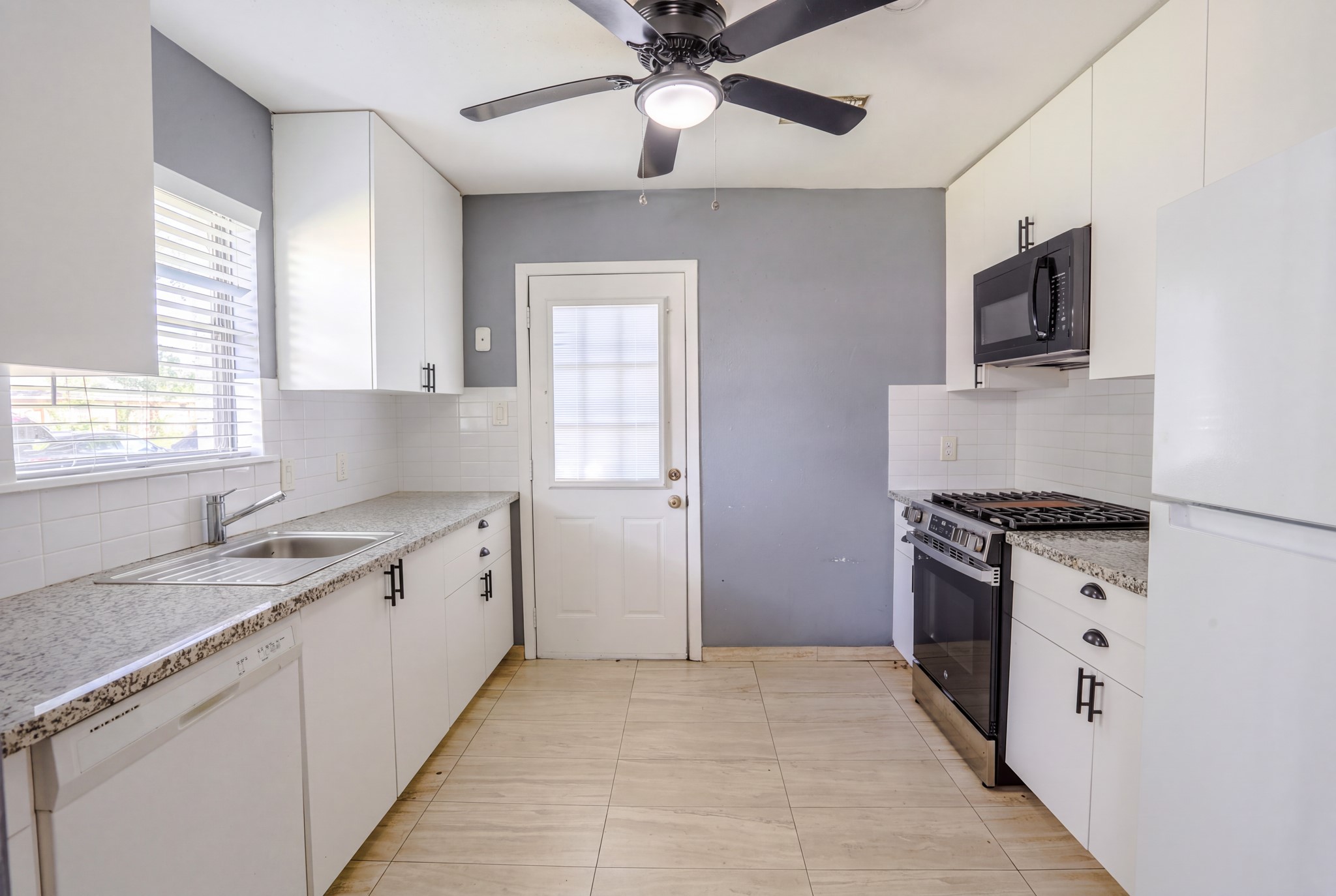 511 Guyer Street Property Photo 7