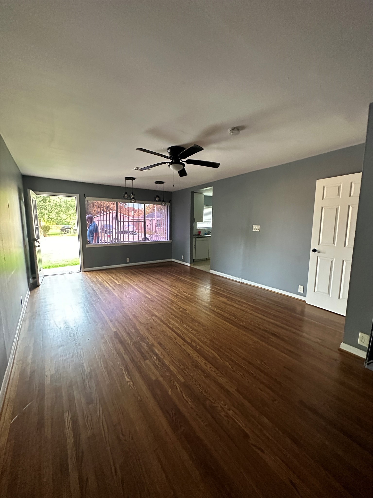 511 Guyer Street Property Photo 8