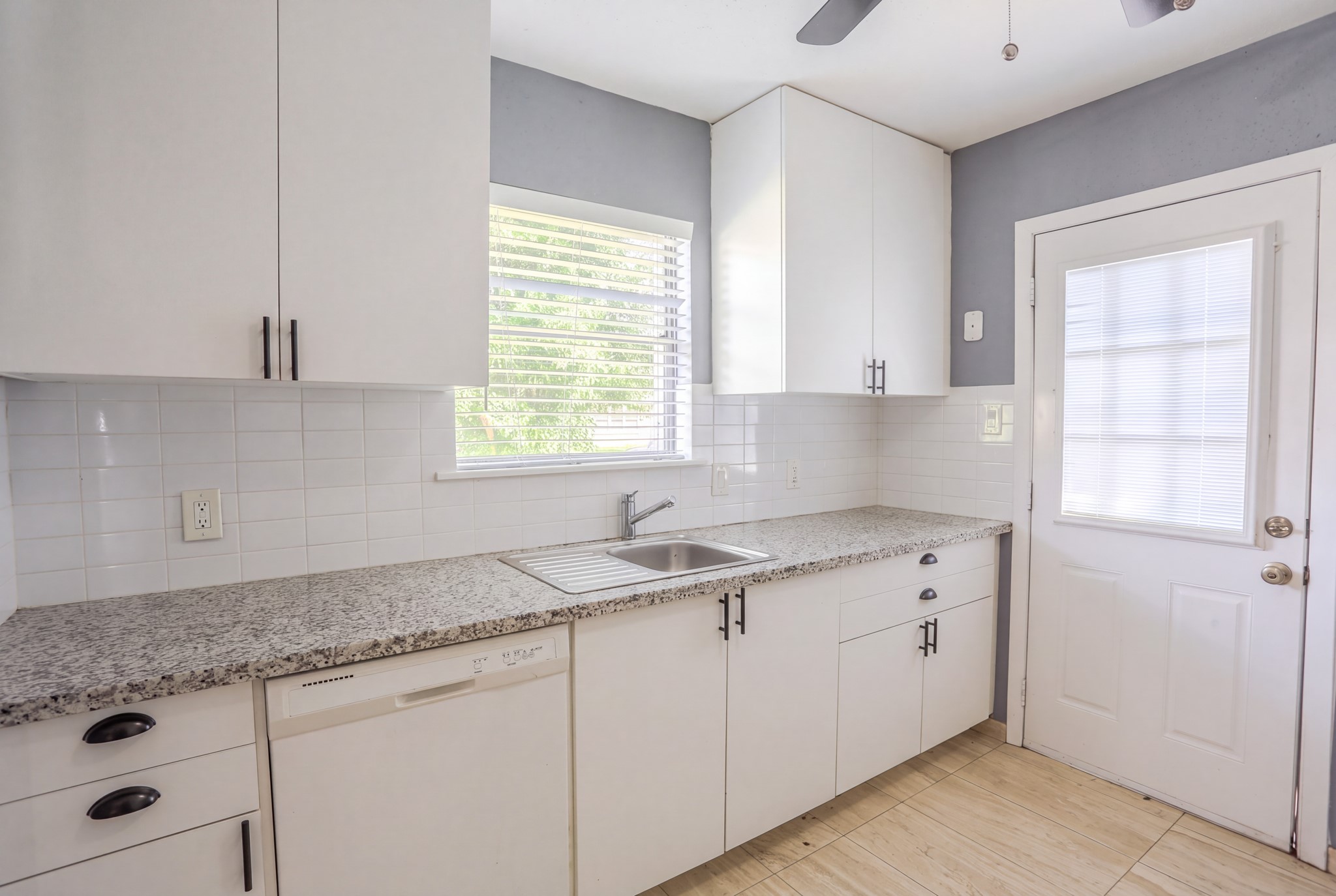 511 Guyer Street Property Photo 8