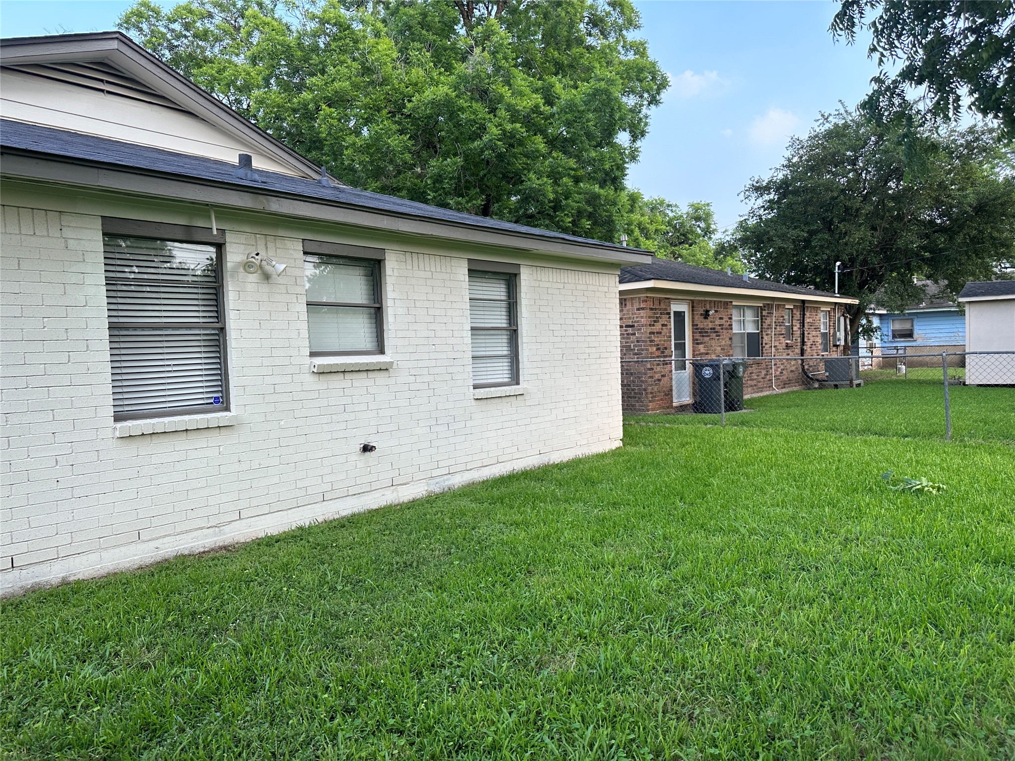 511 Guyer Street Property Photo 35