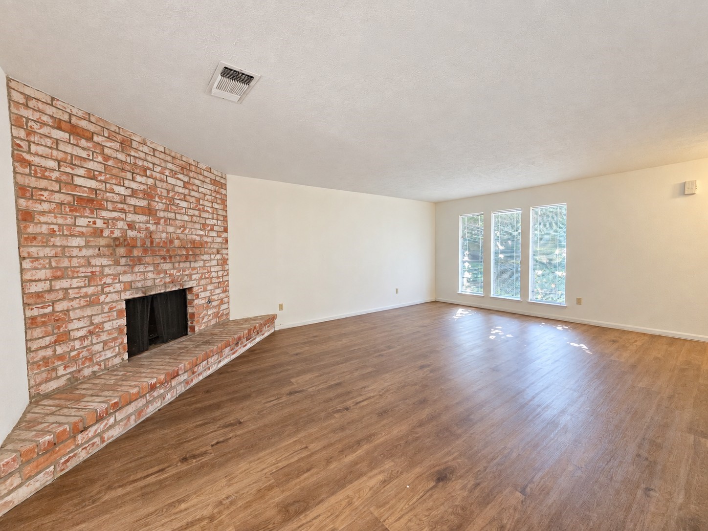 6519 La Violetta Drive Property Photo 2