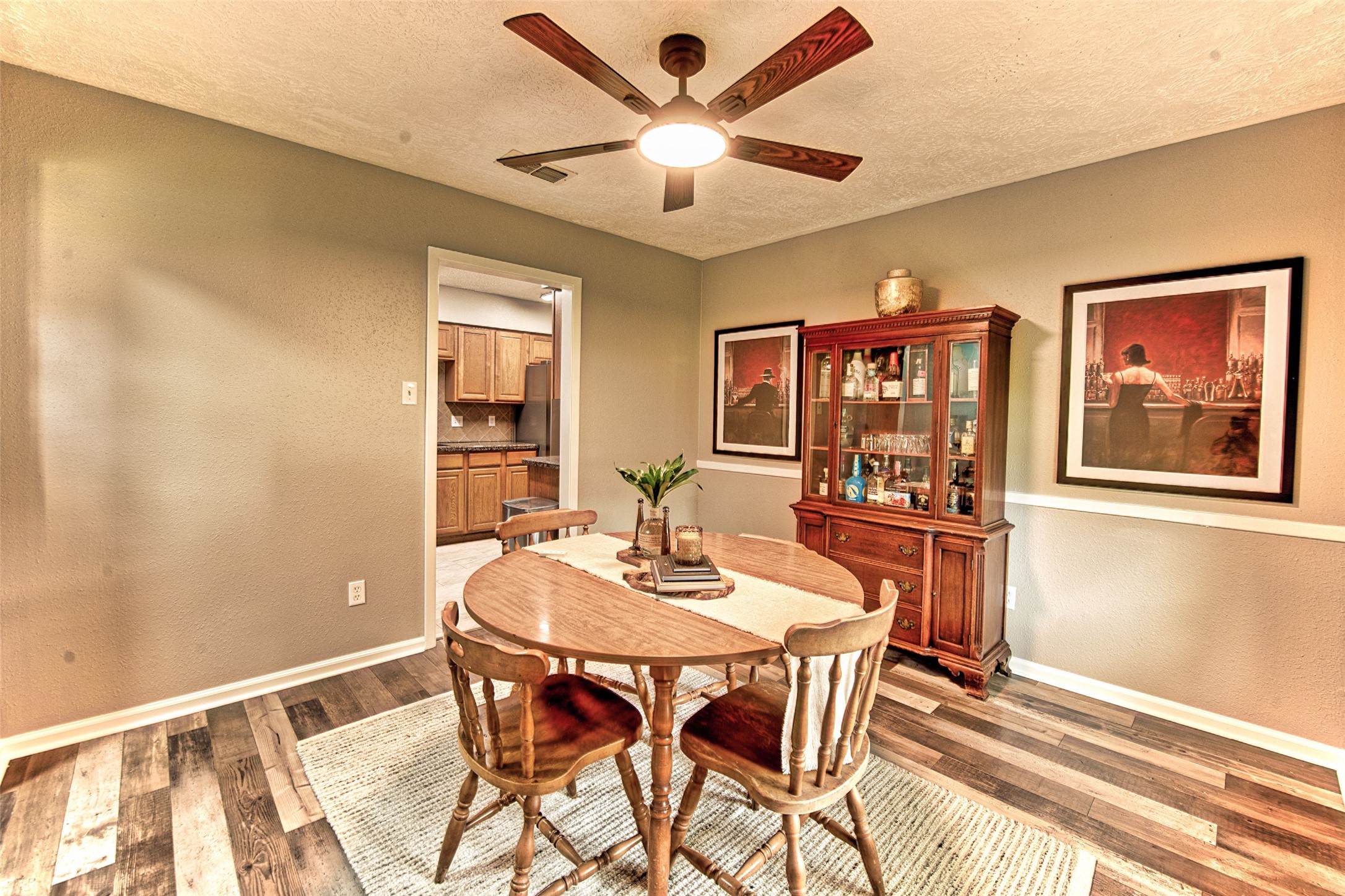 6218 Creekside Lane Property Photo 3