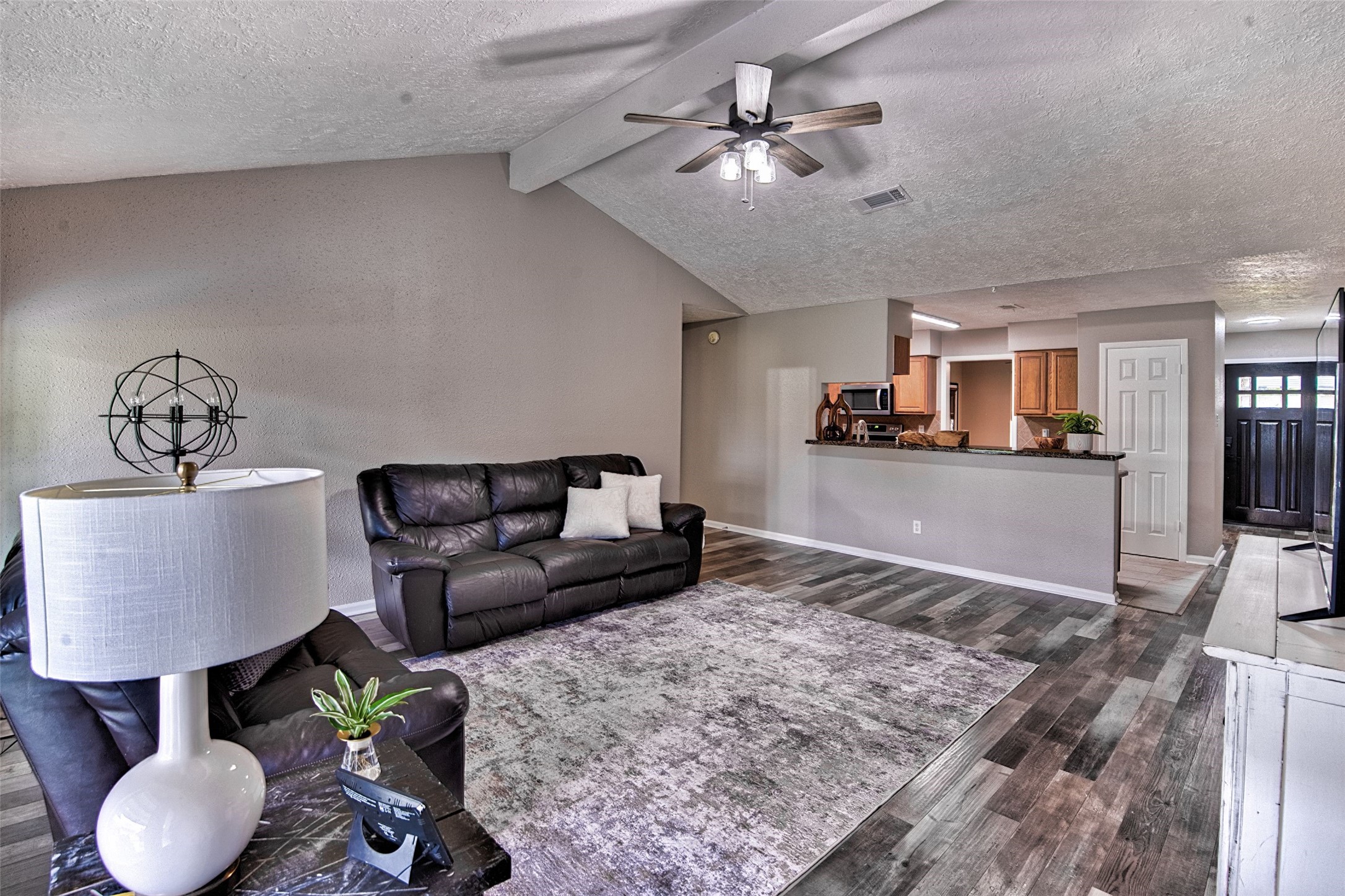 6218 Creekside Lane Property Photo 5