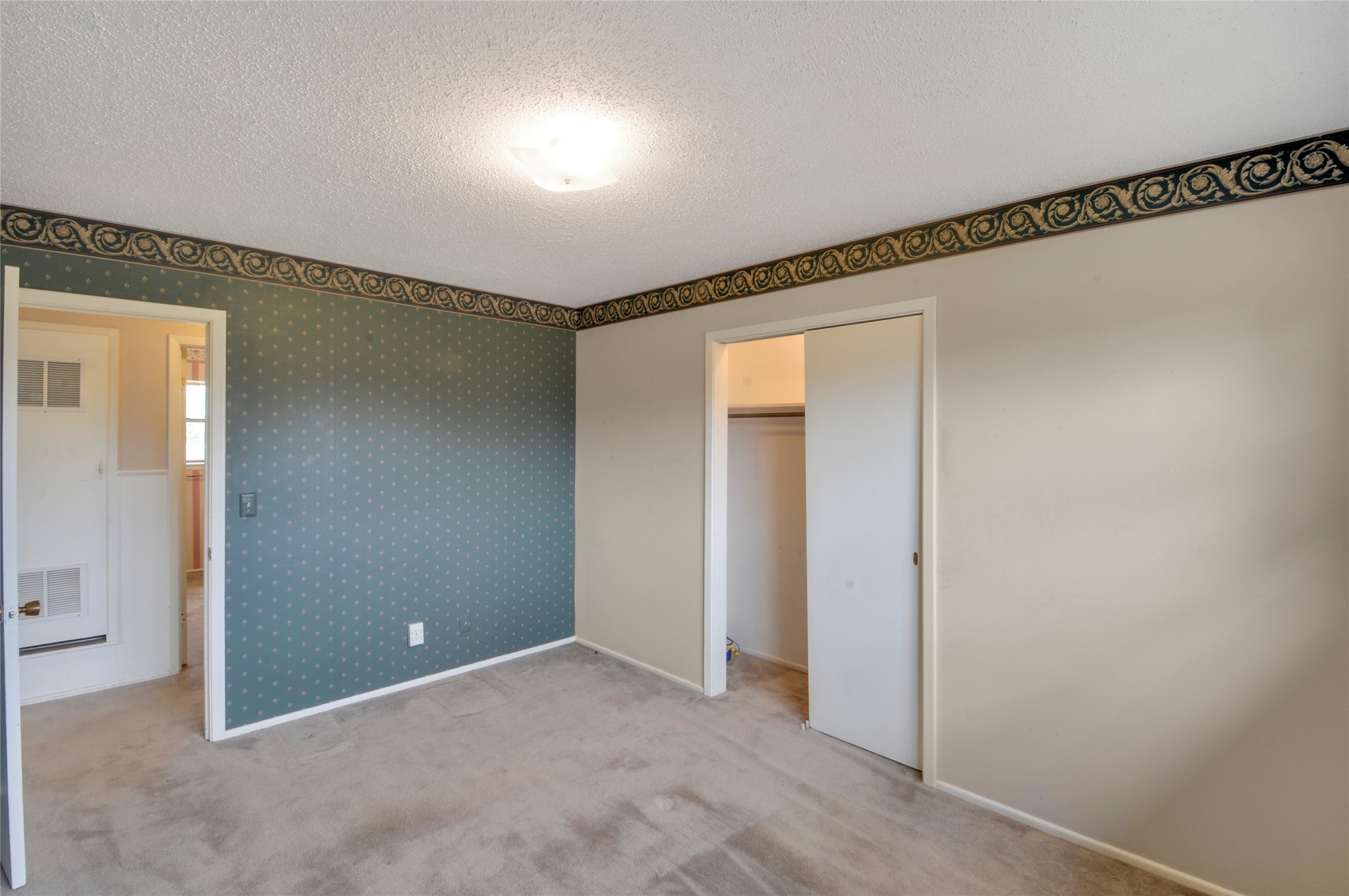 802 Ridgelea Drive Property Photo 12