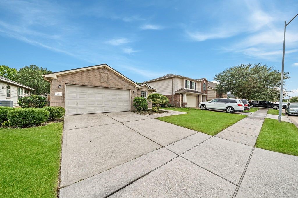 22327 Albee Drive Property Photo 1