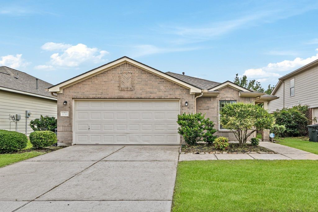 22327 Albee Drive Property Photo 2