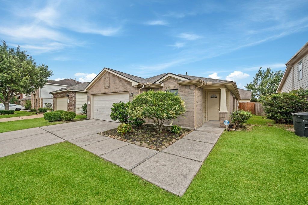 22327 Albee Drive Property Photo 3