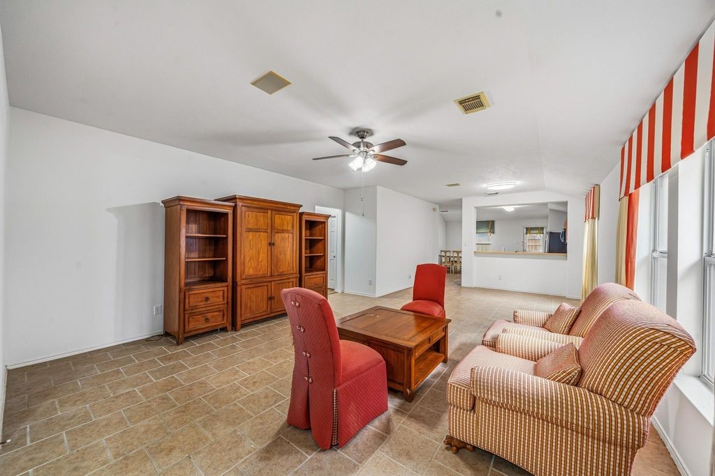 22327 Albee Drive Property Photo 7