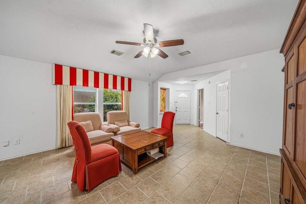 22327 Albee Drive Property Photo 8