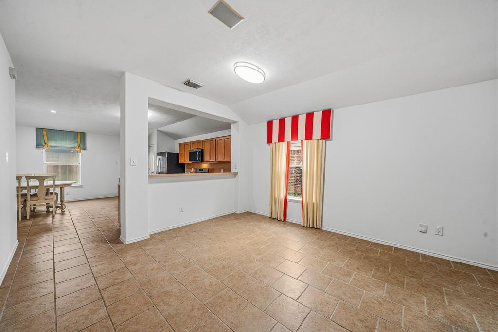 22327 Albee Drive Property Photo 9
