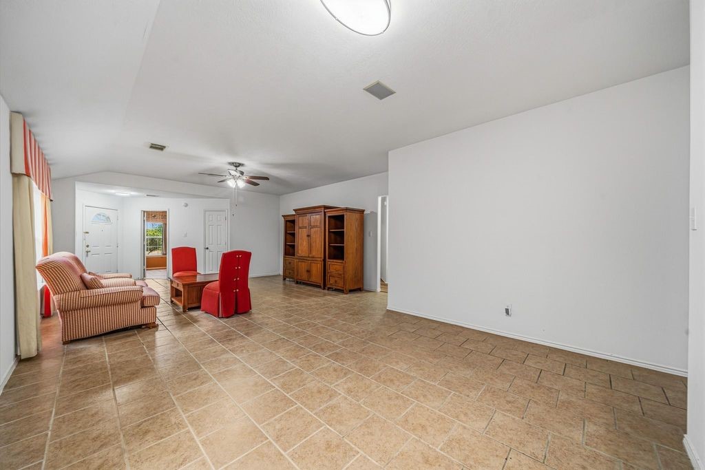 22327 Albee Drive Property Photo 10