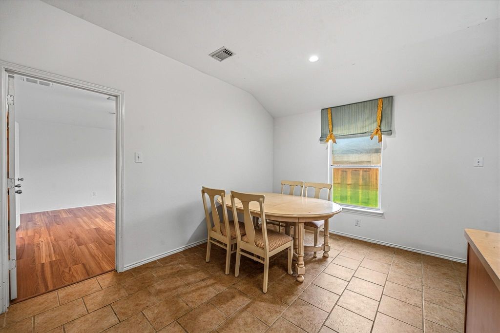 22327 Albee Drive Property Photo 14