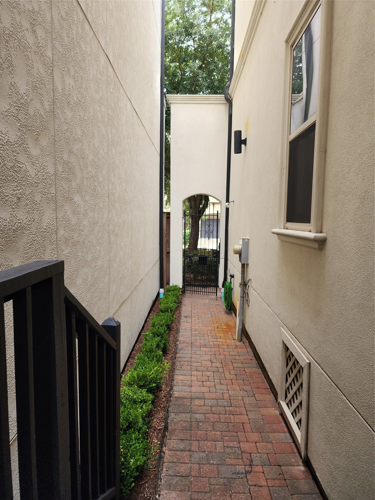 5706 Petty Street Property Photo 6