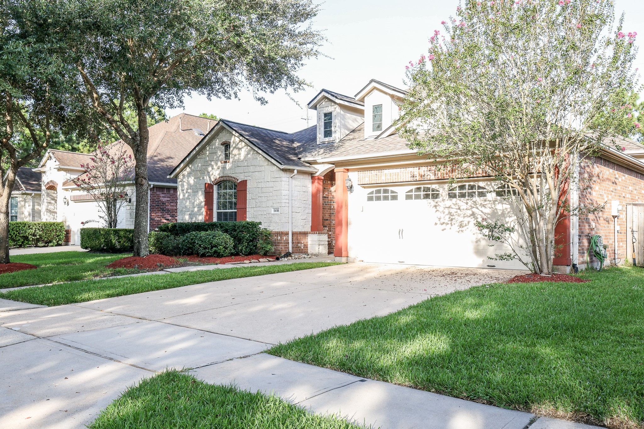 5418 Lacey Oak Meadow Drive Property Photo 2