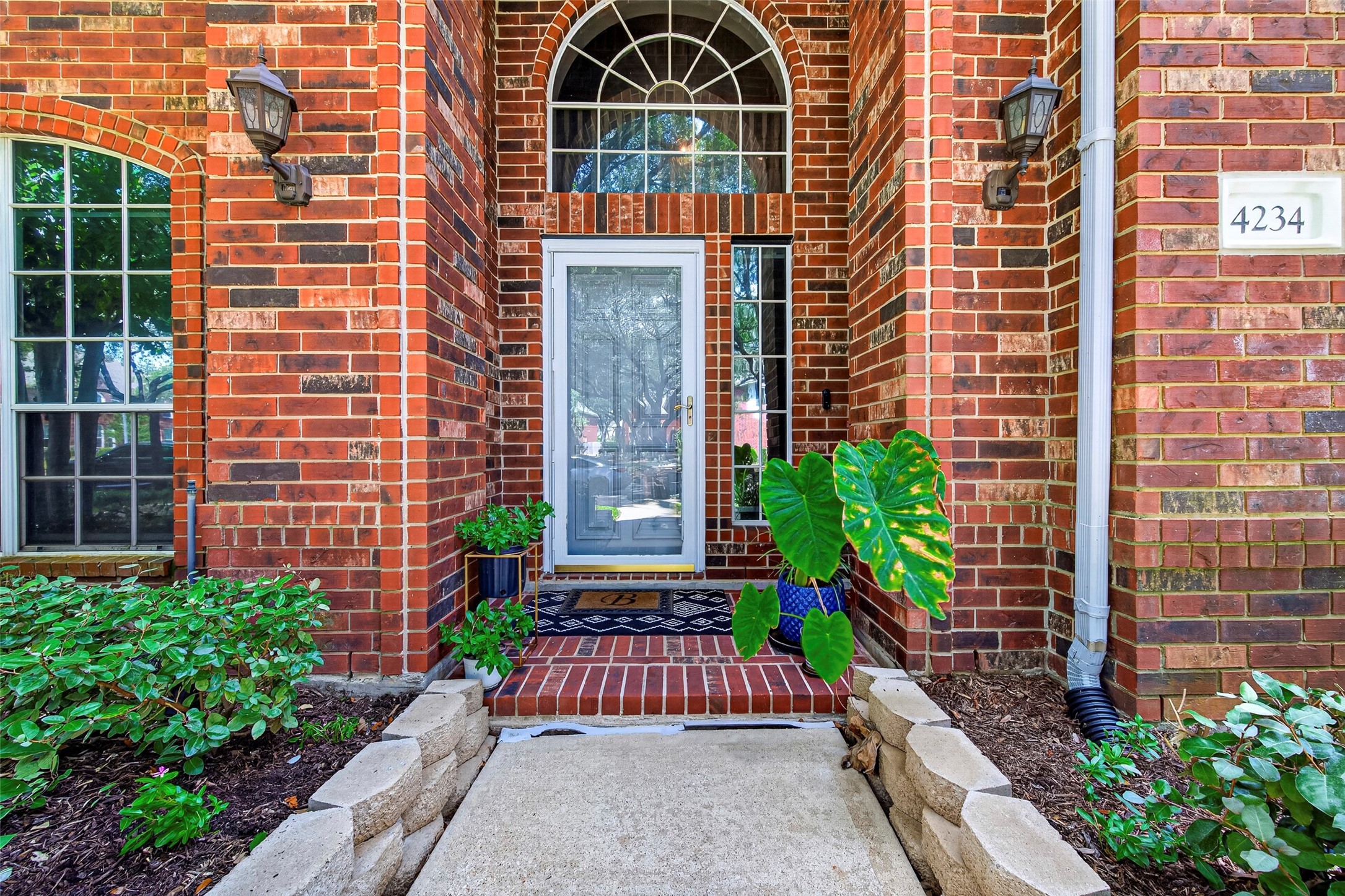 4234 Merriweather Street Property Photo 7
