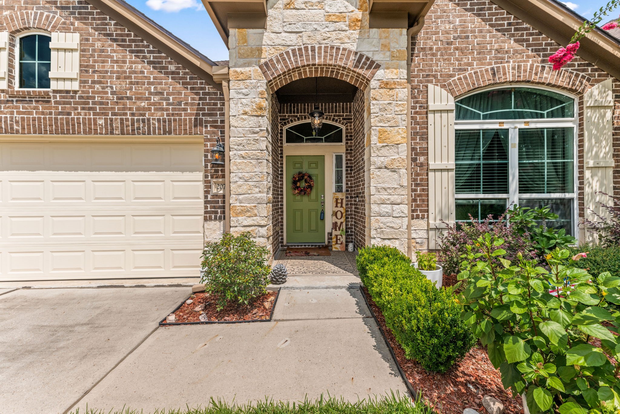 20706 Falling Cypress Court Property Photo 5