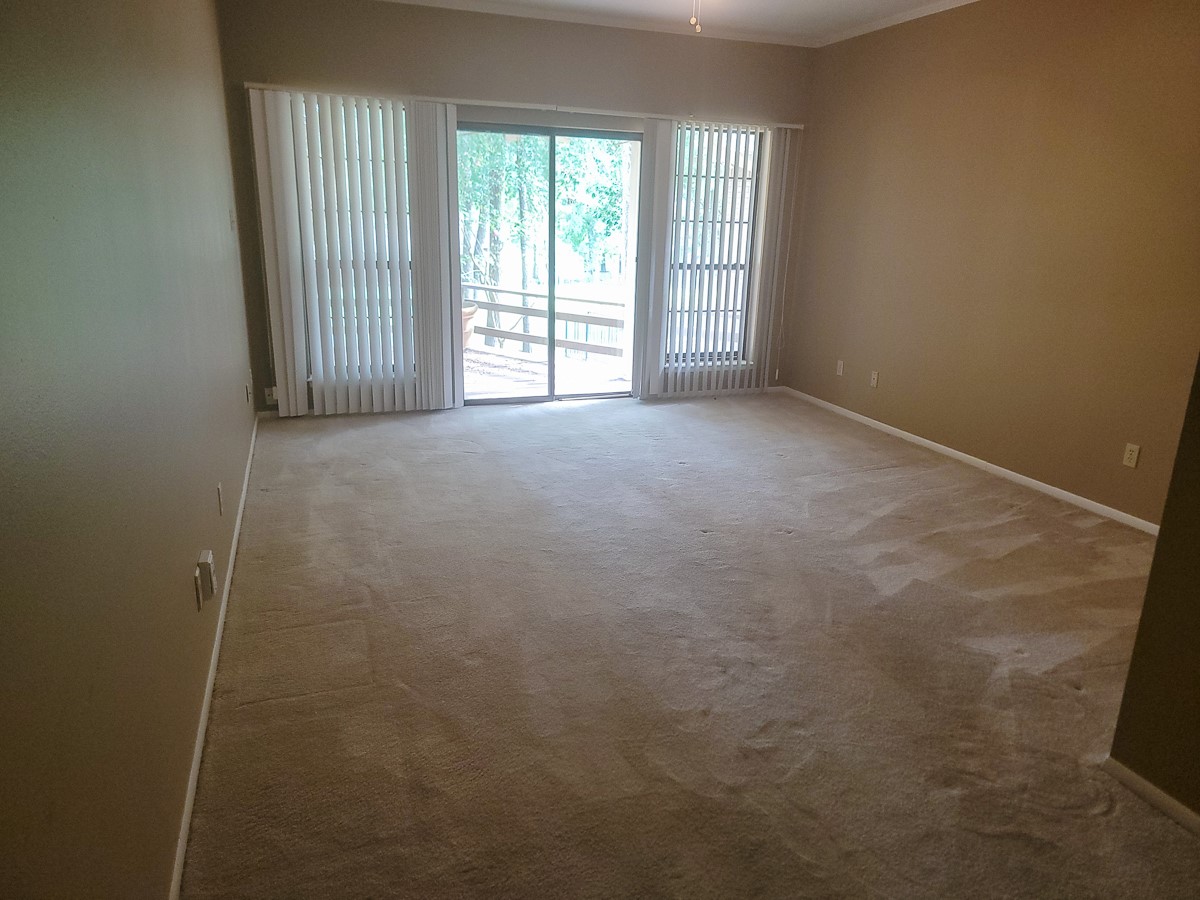 813 River Oaks Property Photo 5