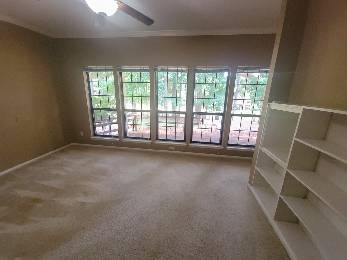 813 River Oaks Property Photo 16