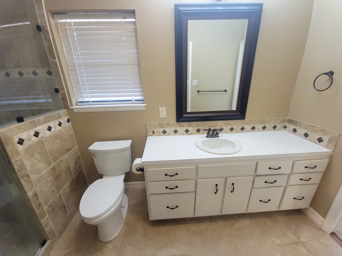 813 River Oaks Property Photo 19