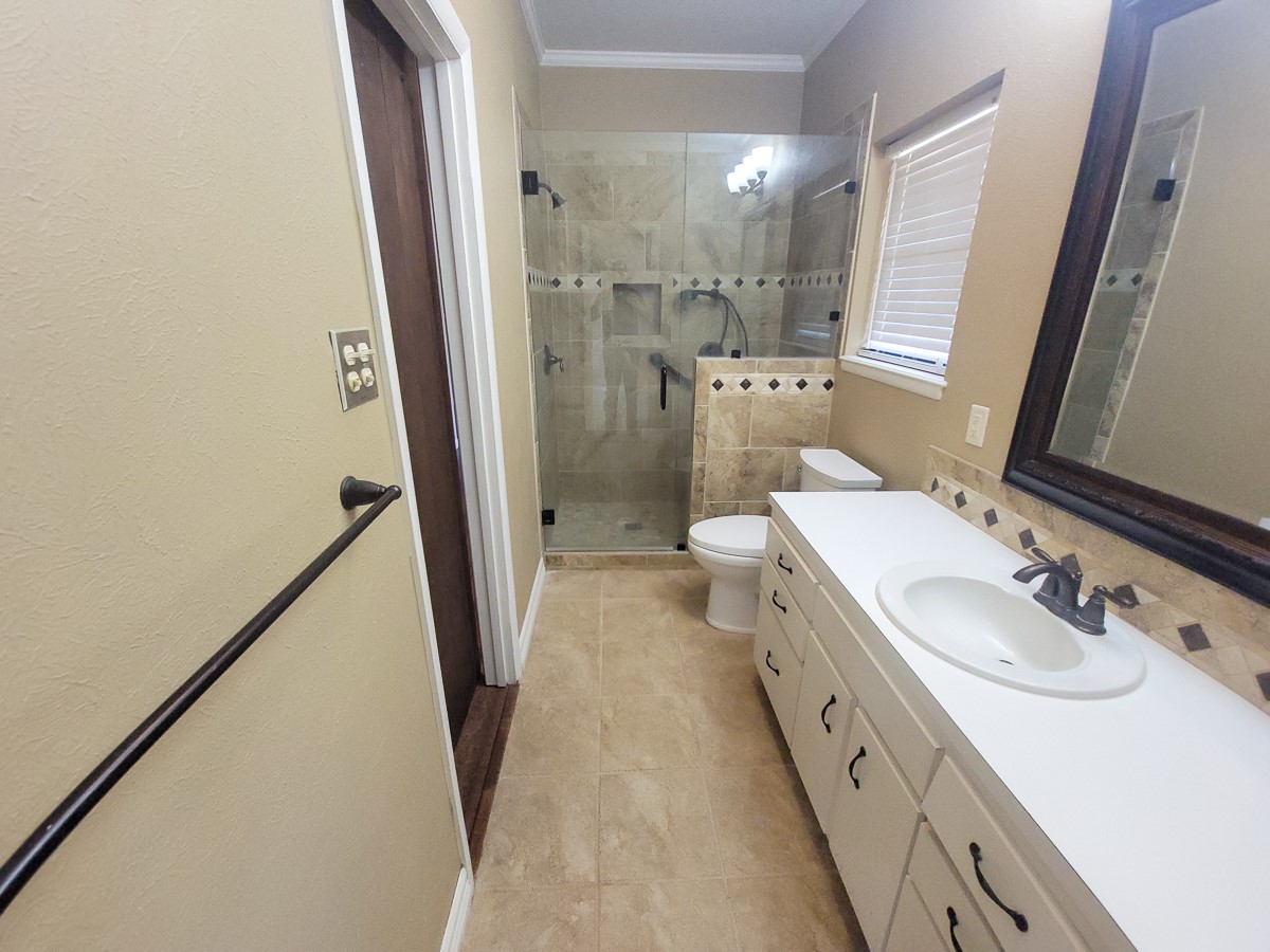813 River Oaks Property Photo 20