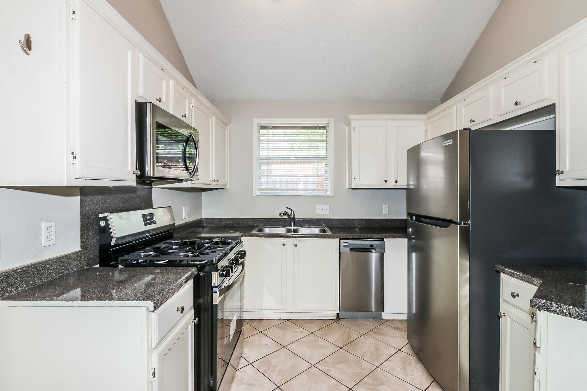 6426 New World Drive Property Photo 7