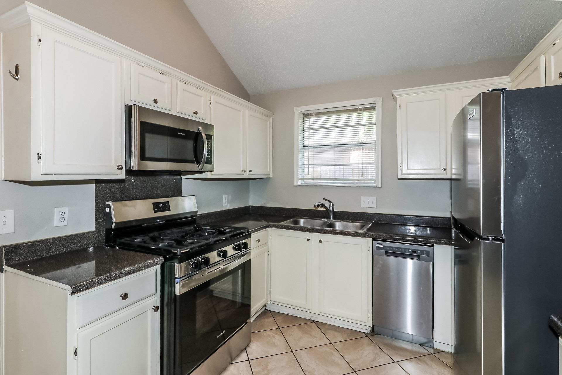 6426 New World Drive Property Photo 8