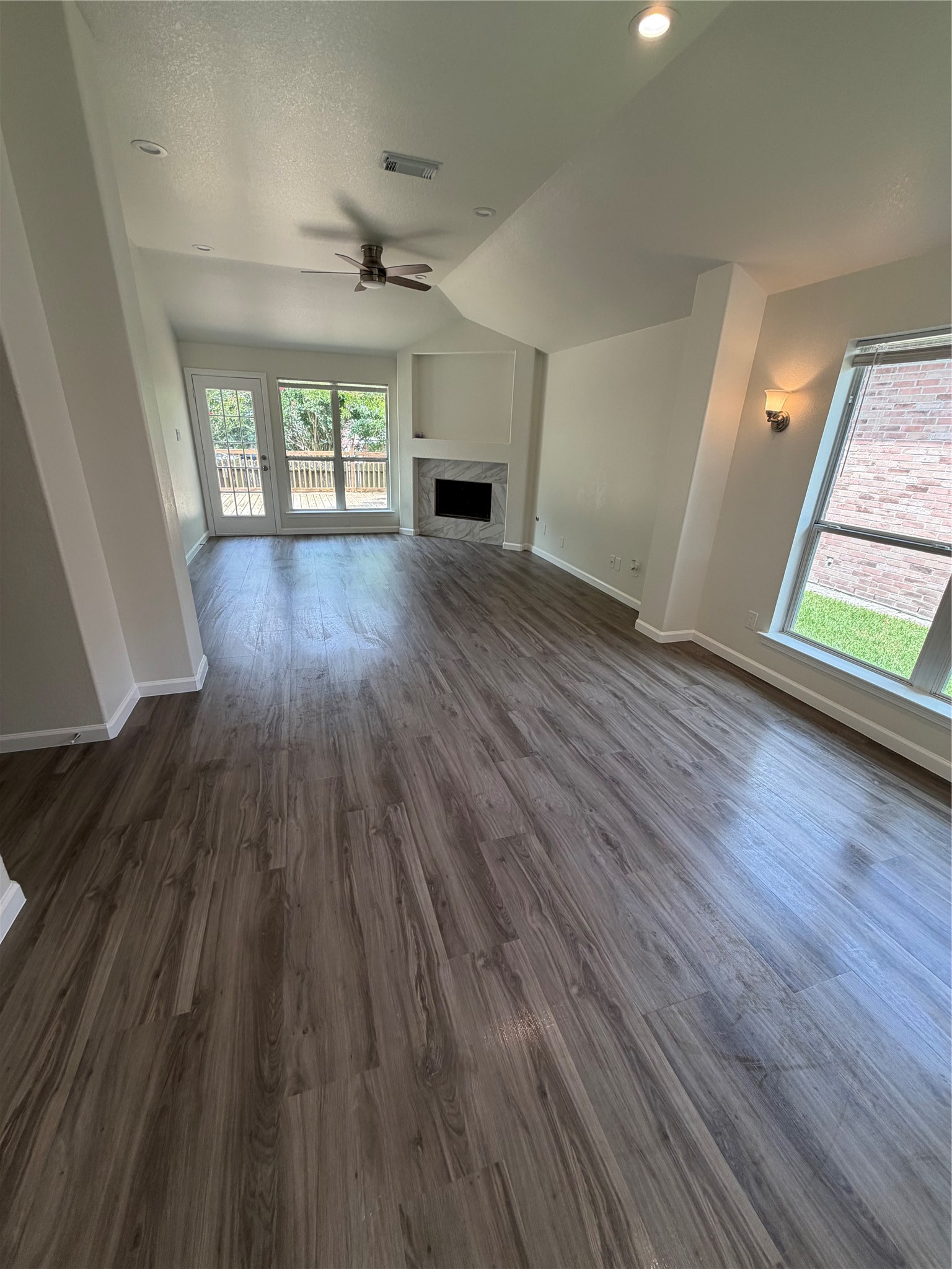 2205 Highland Crossing Drive Property Photo 1