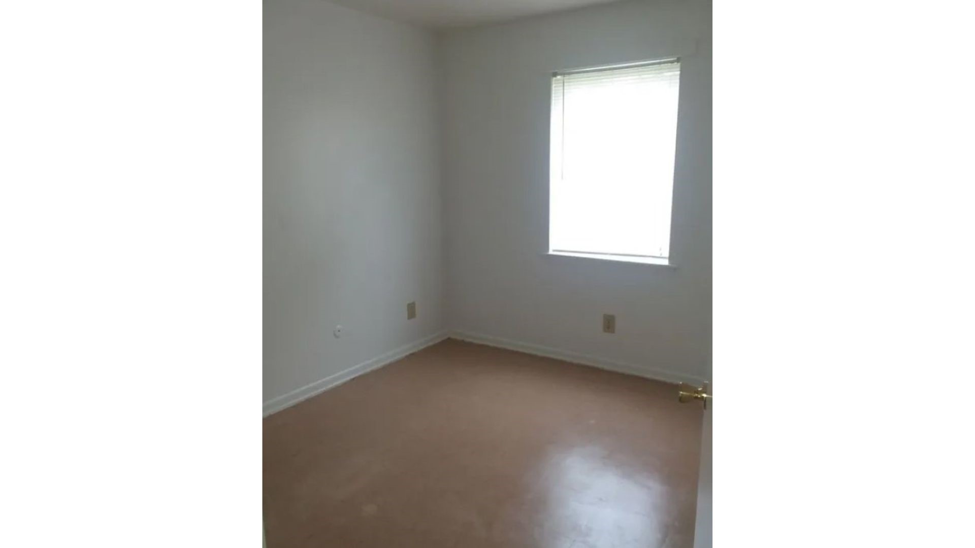 208 Wells St Property Photo 3