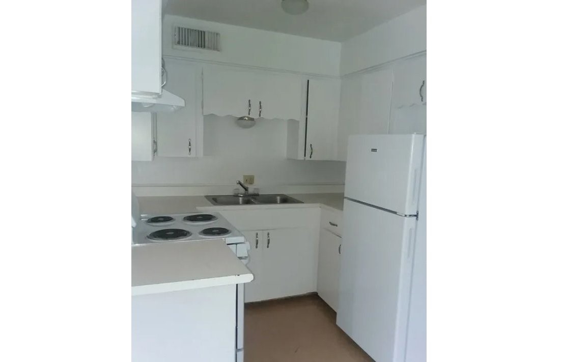 208 Wells St Property Photo 6