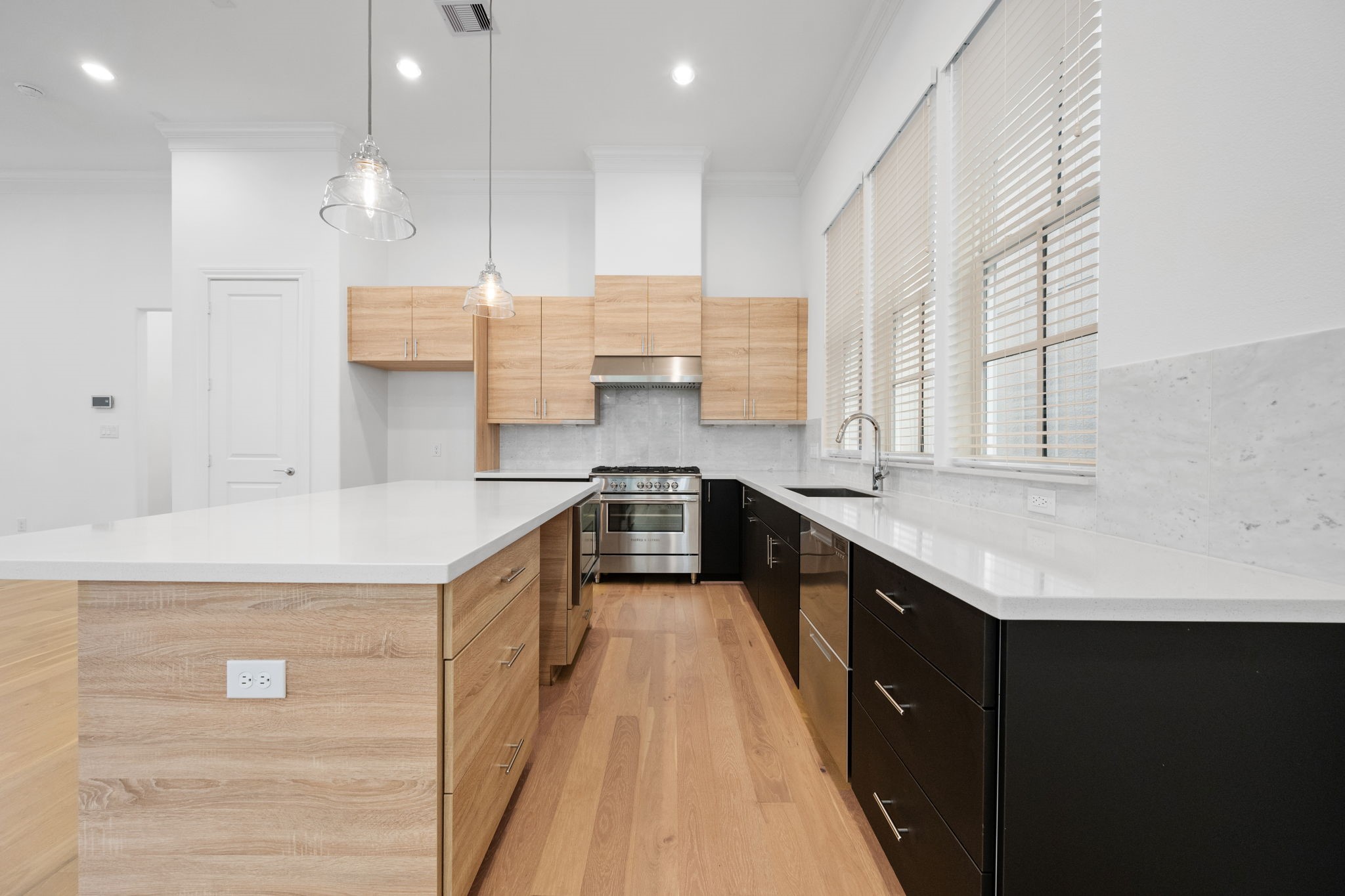 614 Delmar Street Property Photo 8