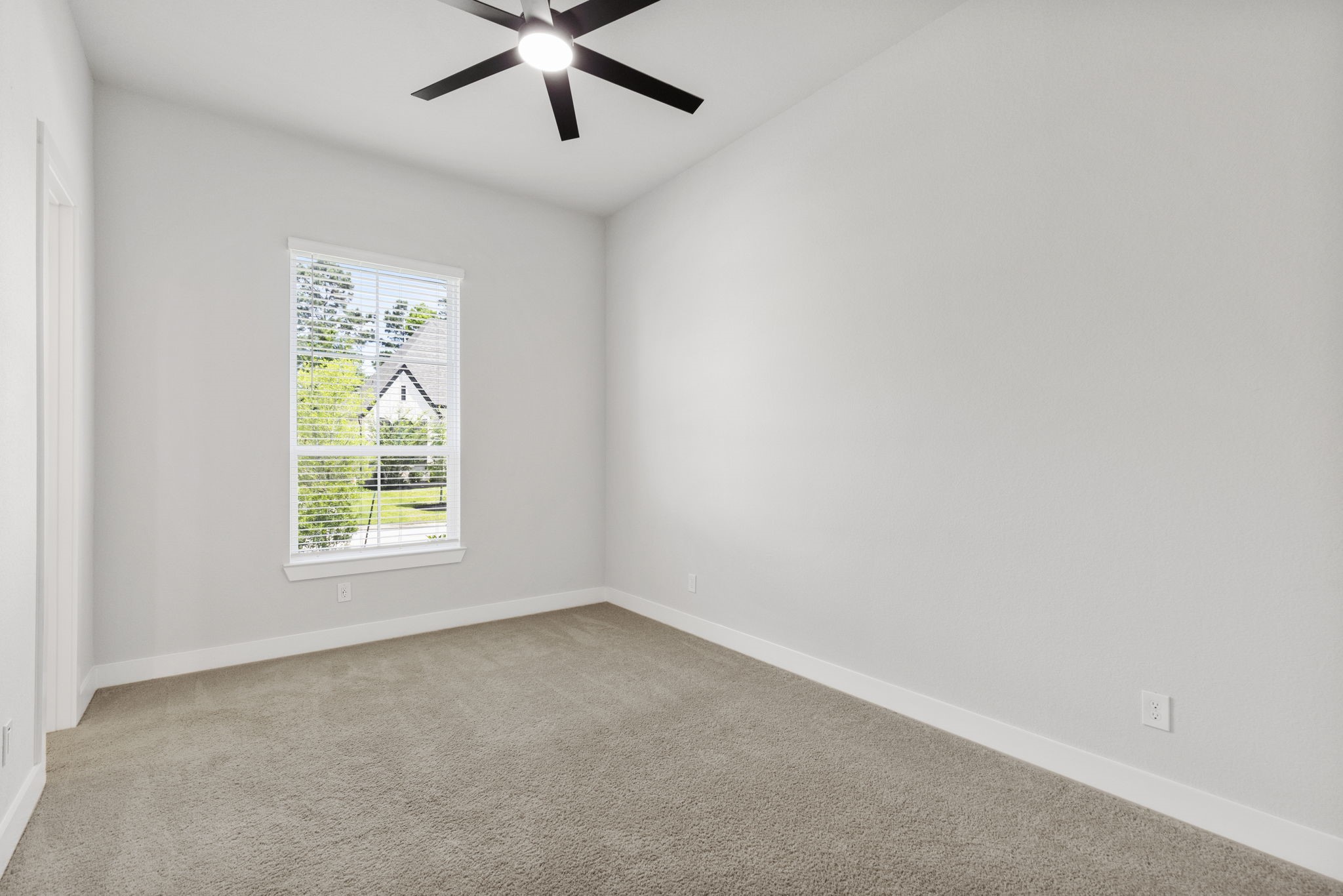 415 N Hillary Step Place Property Photo 26