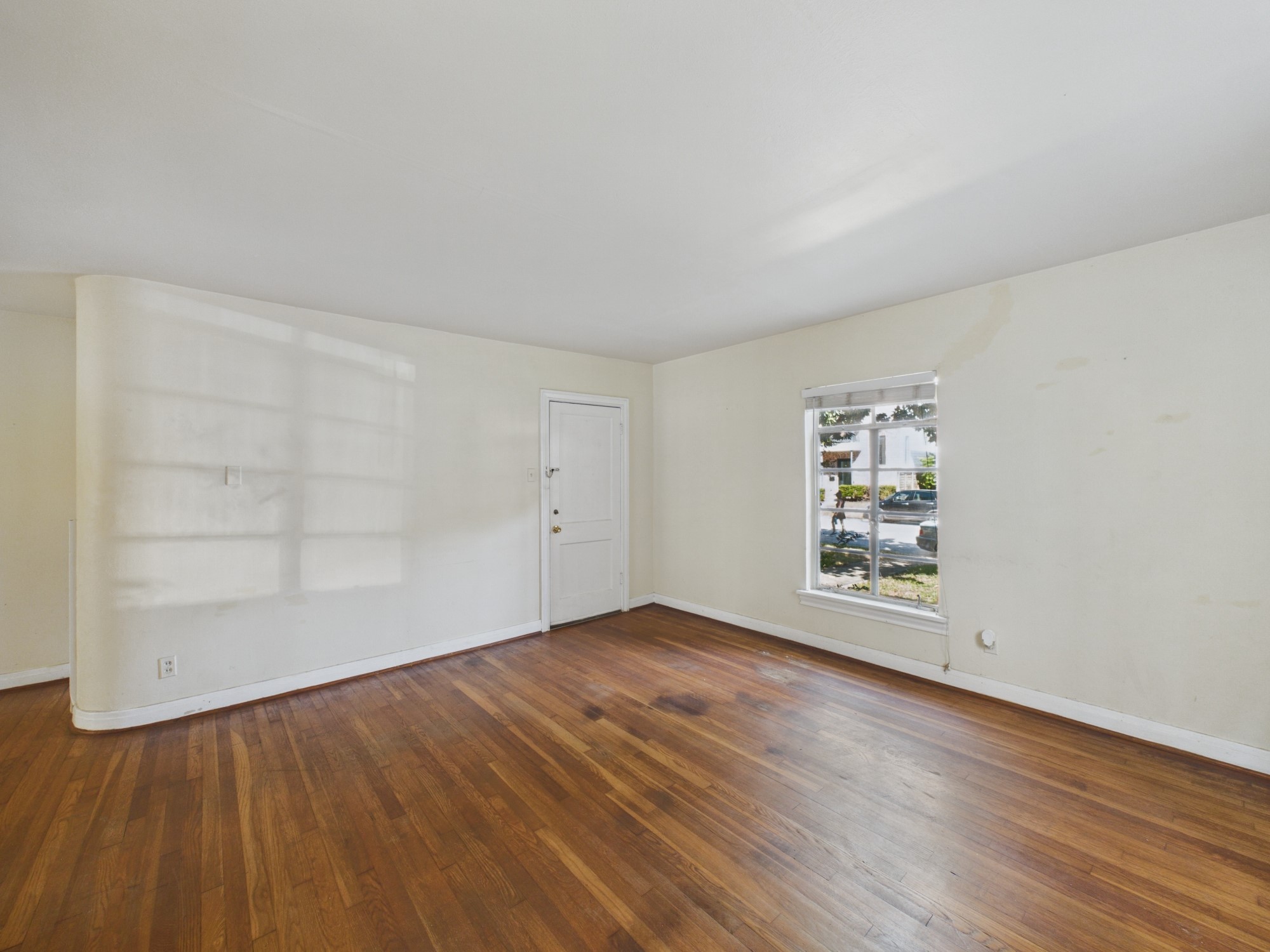 1823 W Main Street 1 Property Photo 2