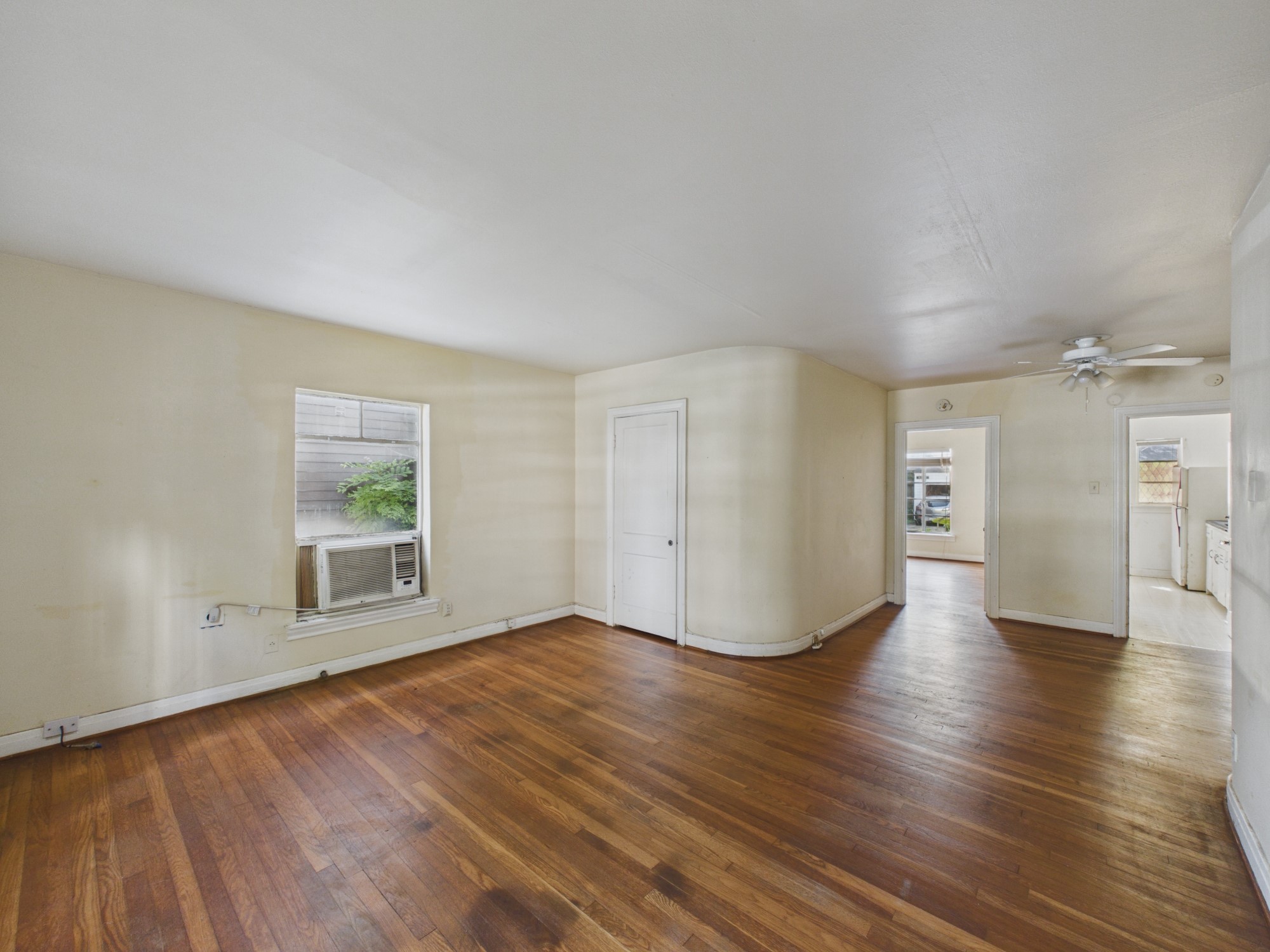 1823 W Main Street 1 Property Photo 4