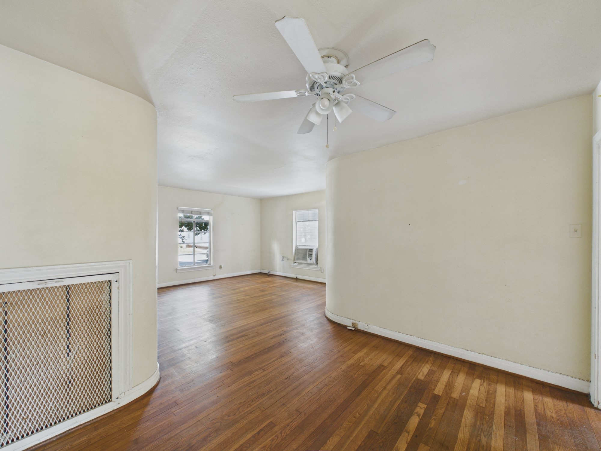 1823 W Main Street 1 Property Photo 6