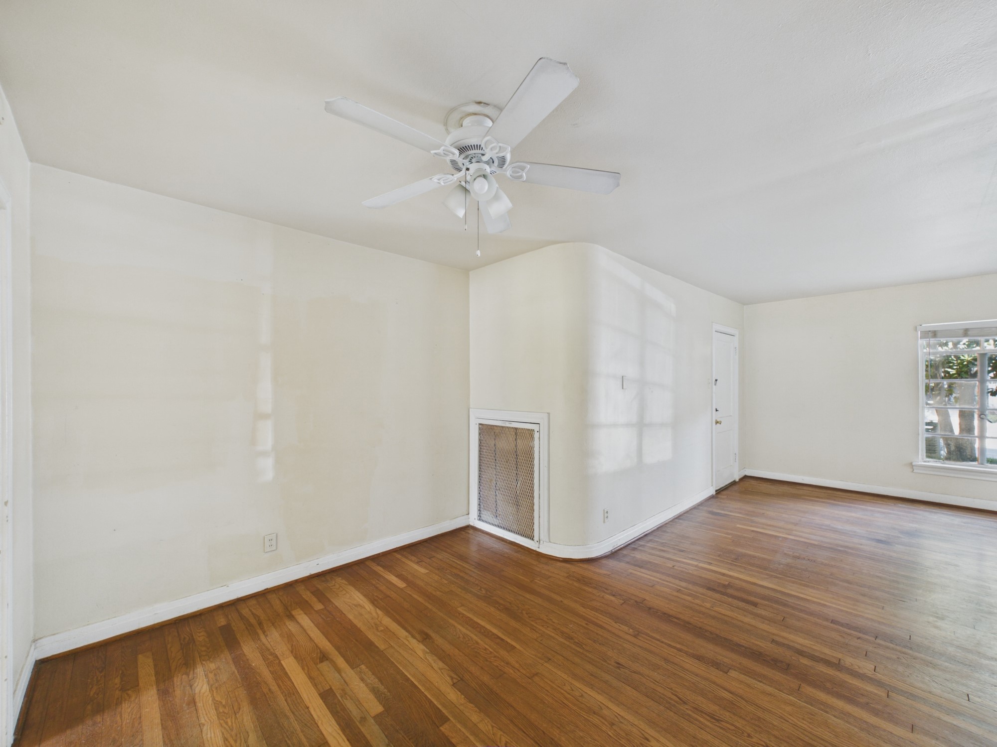 1823 W Main Street 1 Property Photo 7
