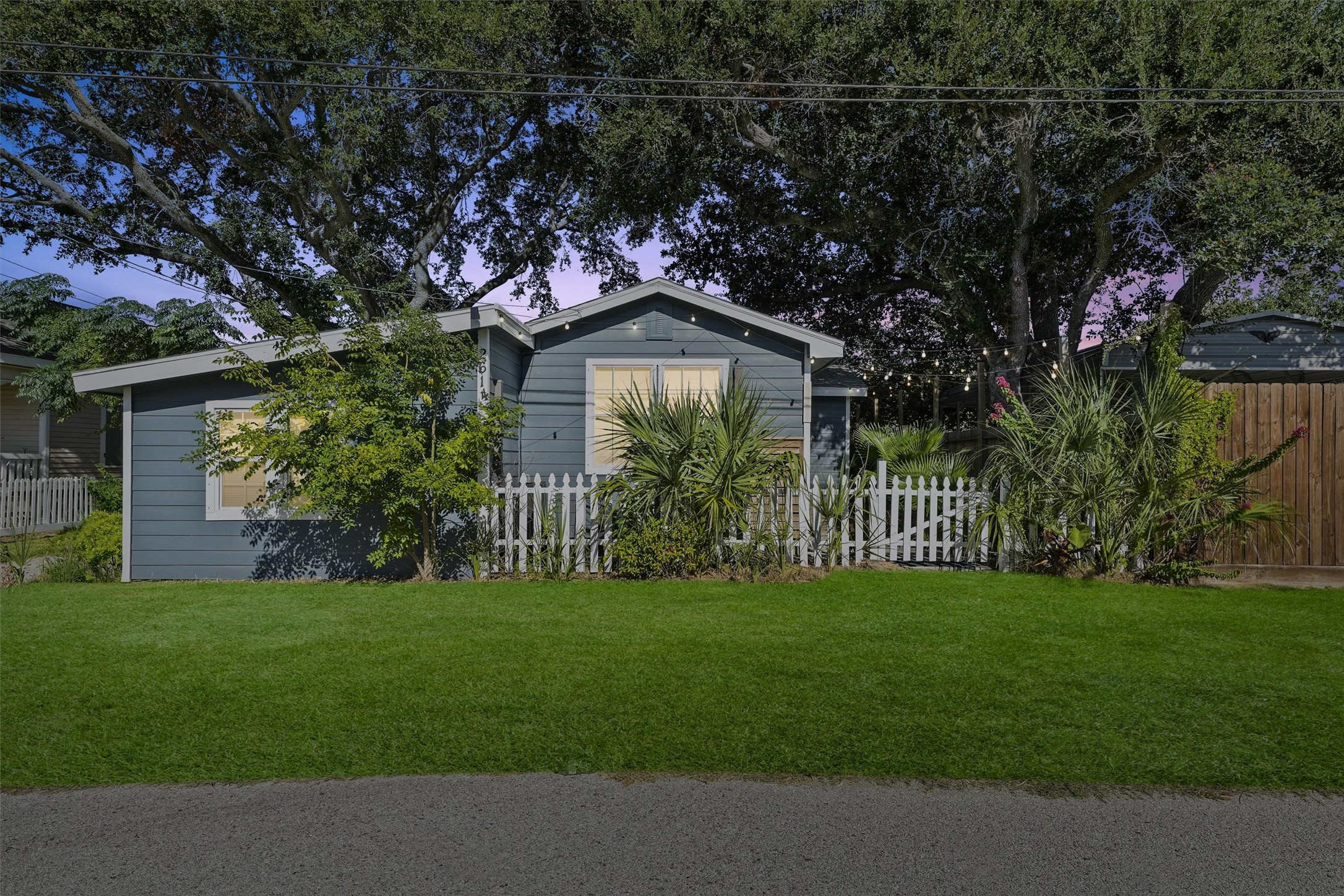 2614 59th Street Property Photo 1
