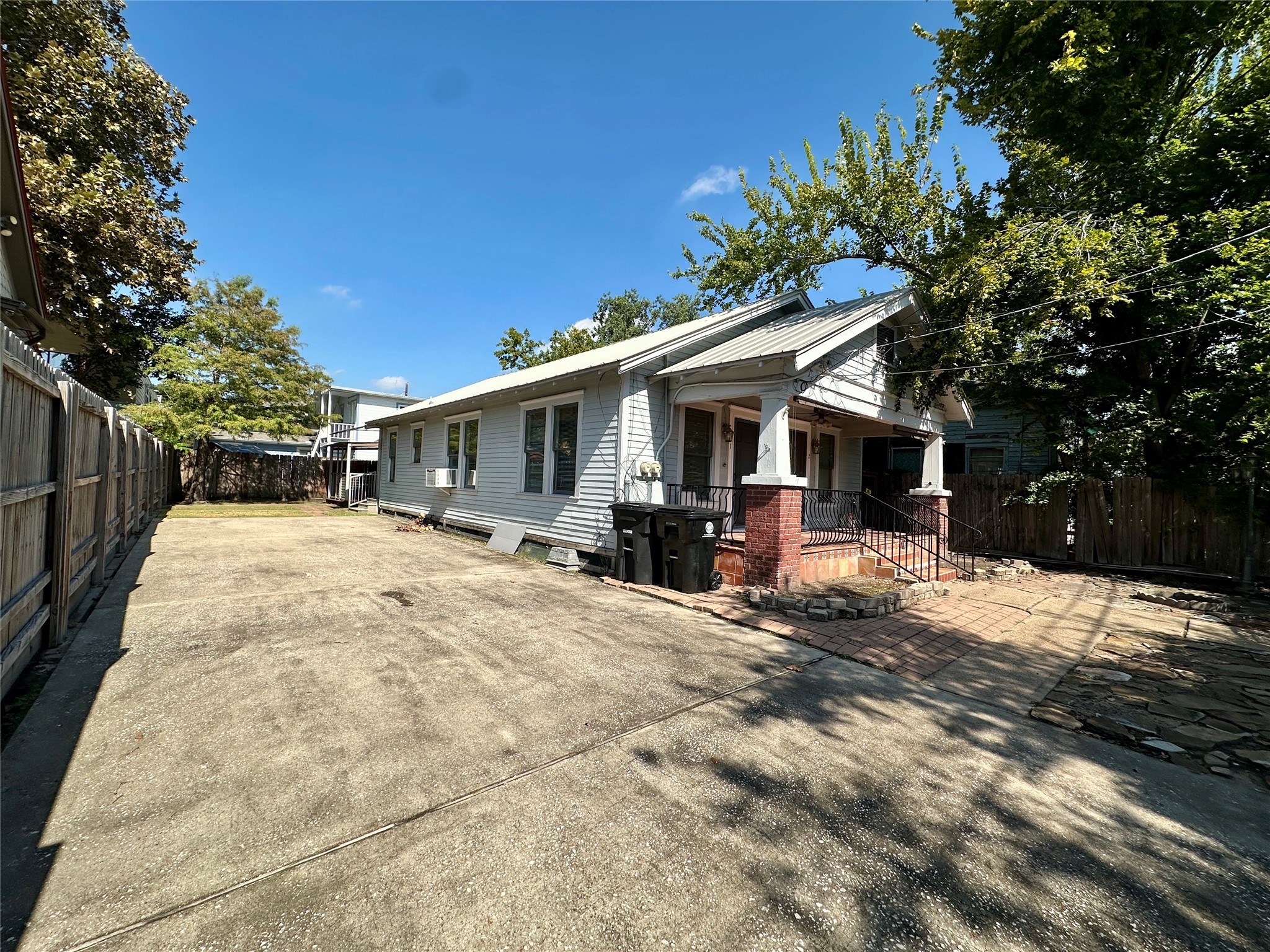 405 James Street 2 Property Photo 3