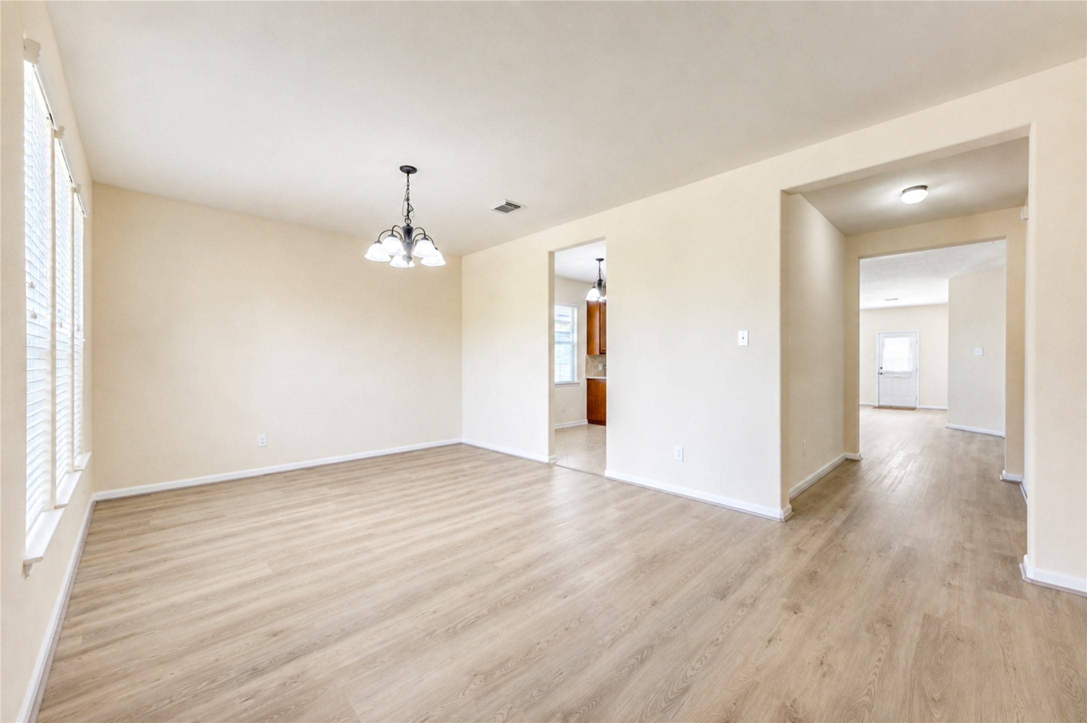 7419 Sabinal Creek Drive Property Photo 6