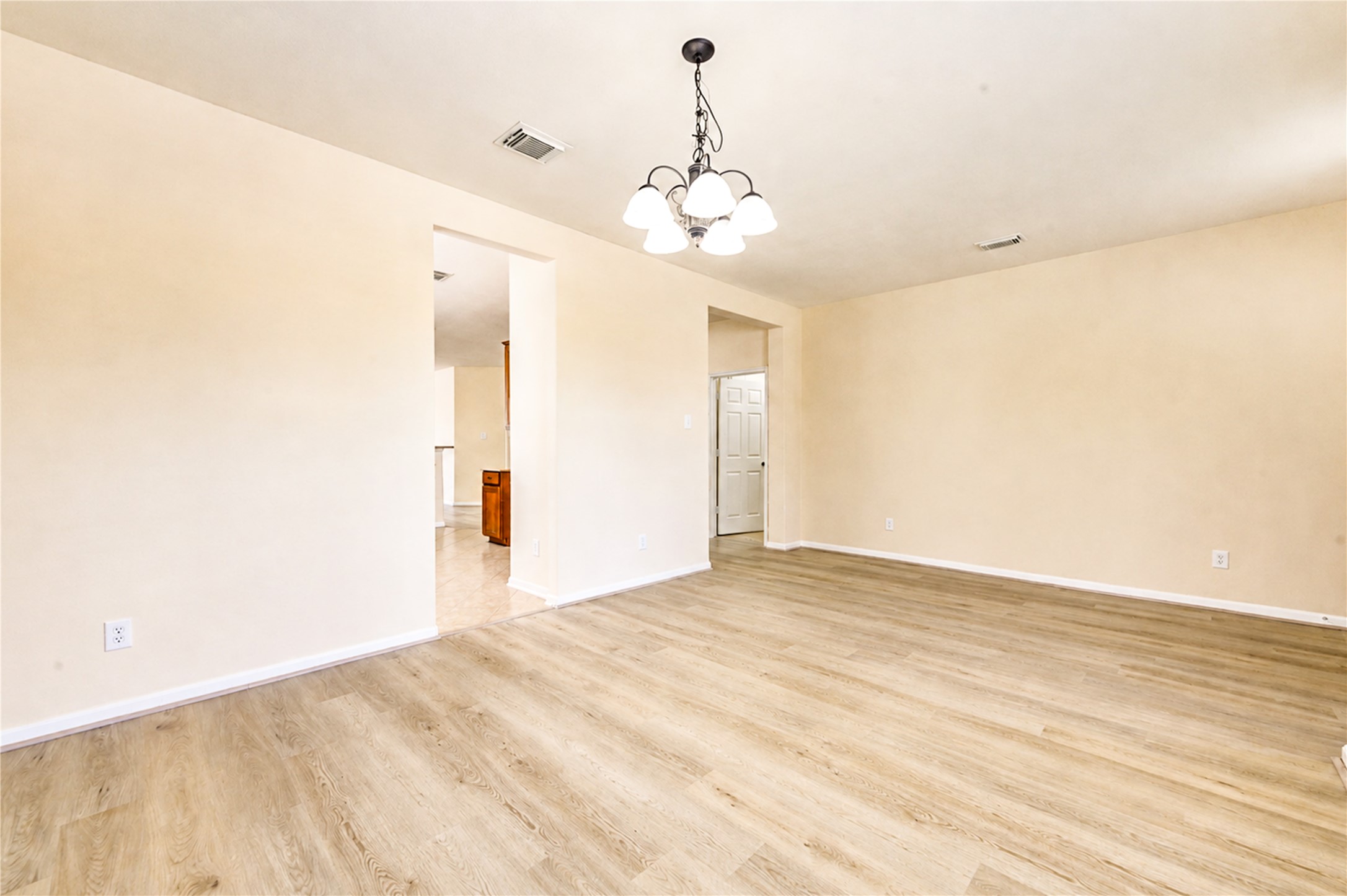 7419 Sabinal Creek Drive Property Photo 10