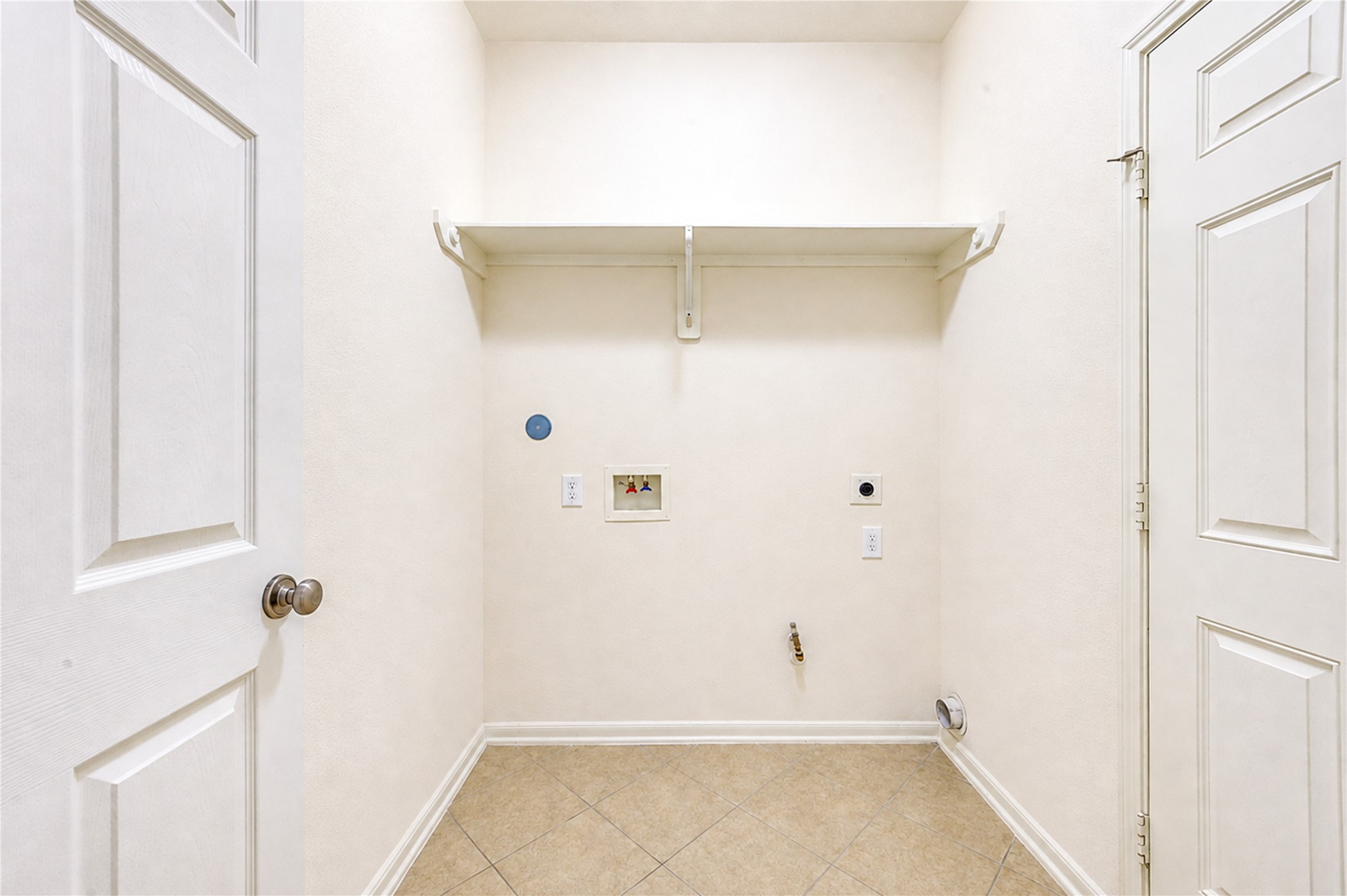 7419 Sabinal Creek Drive Property Photo 11