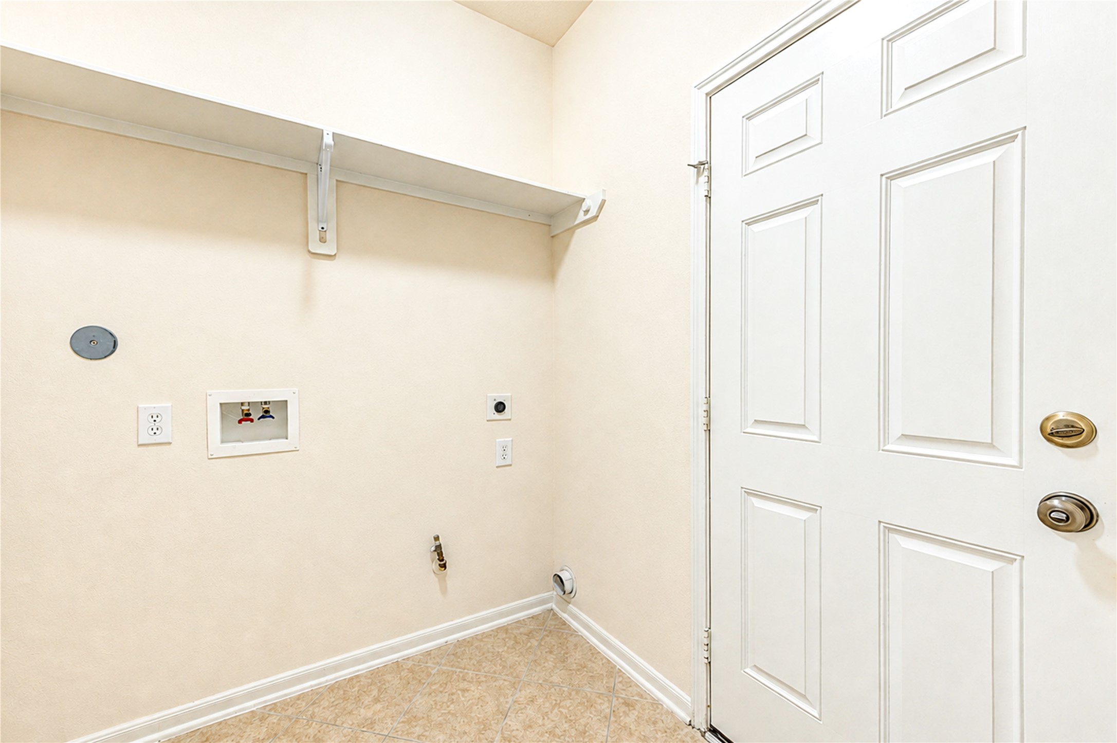 7419 Sabinal Creek Drive Property Photo 12