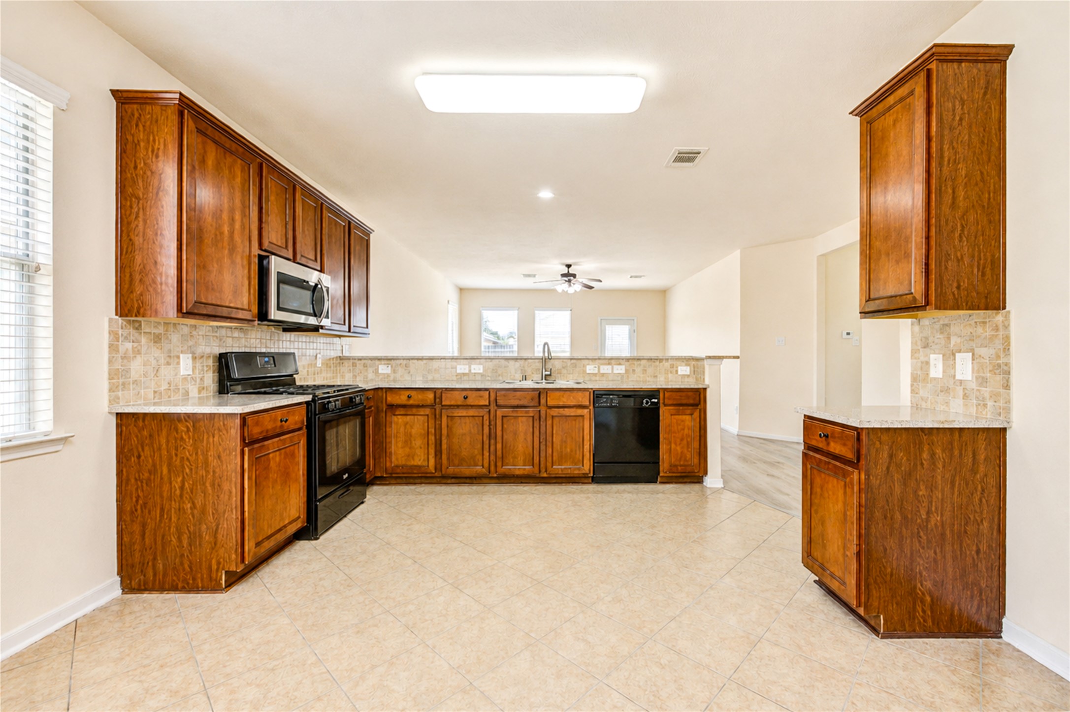 7419 Sabinal Creek Drive Property Photo 13