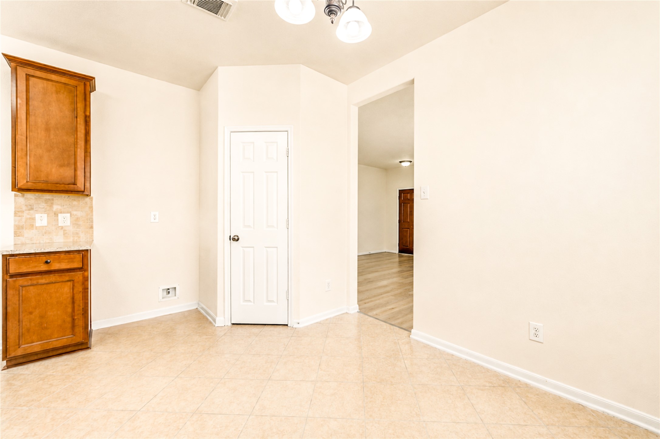 7419 Sabinal Creek Drive Property Photo 15