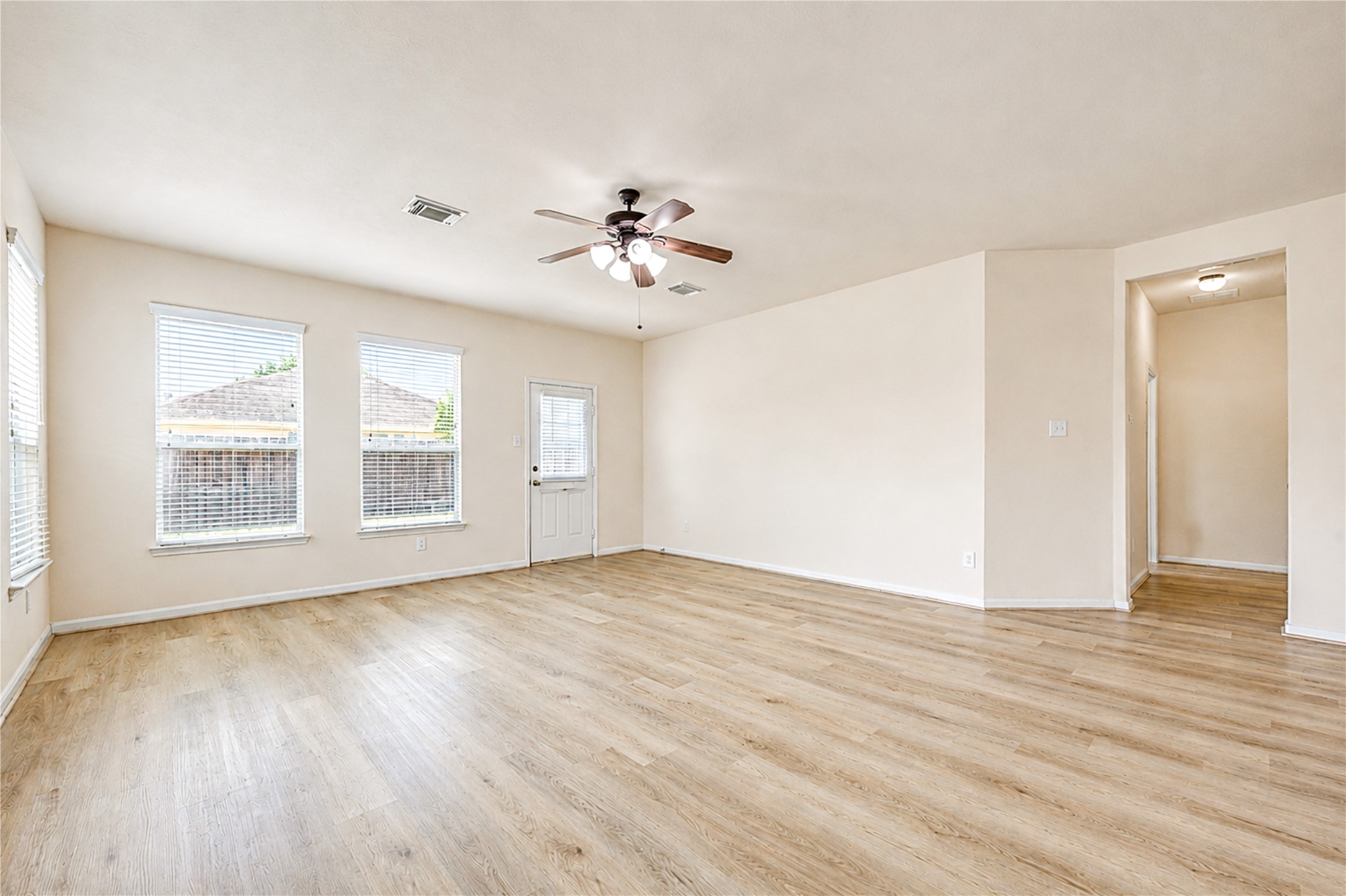 7419 Sabinal Creek Drive Property Photo 23