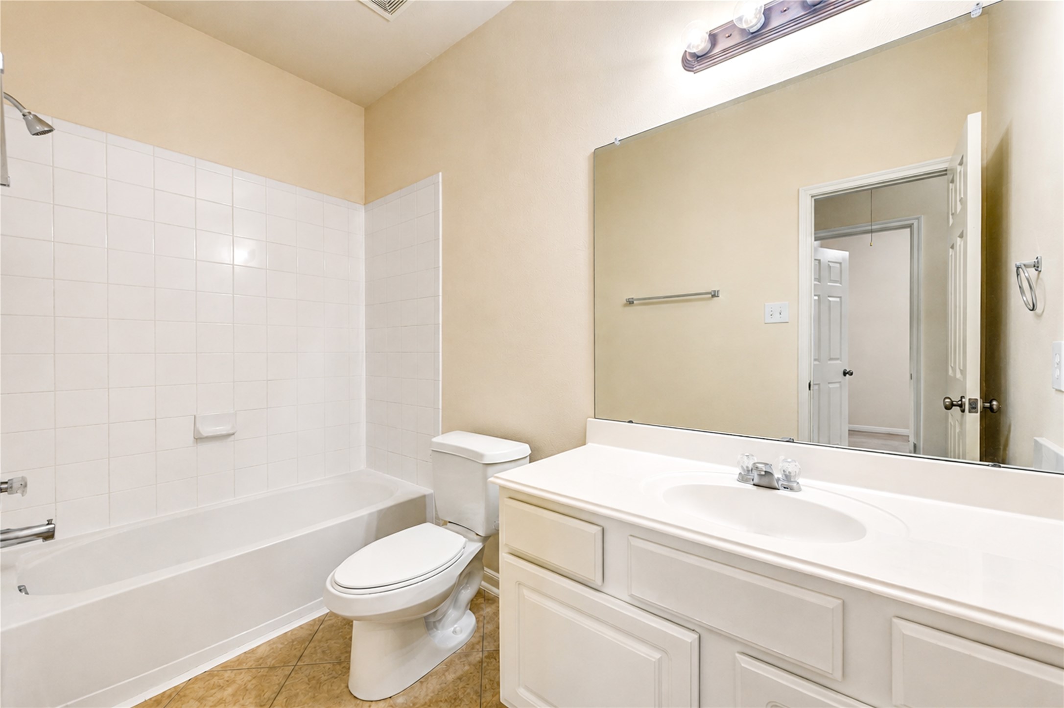 7419 Sabinal Creek Drive Property Photo 32