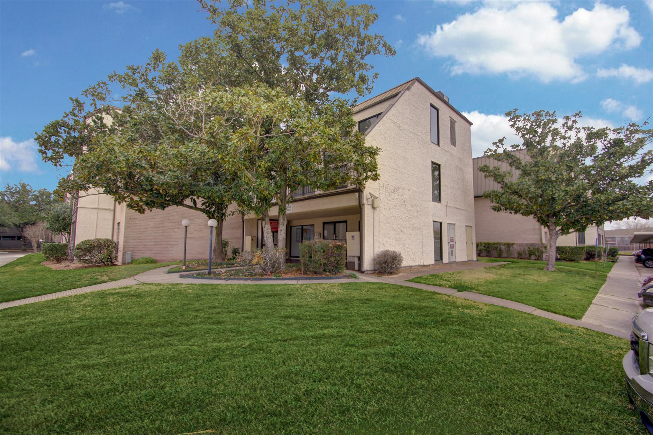 3045 Walnut Bend Lane 25 Property Photo 18