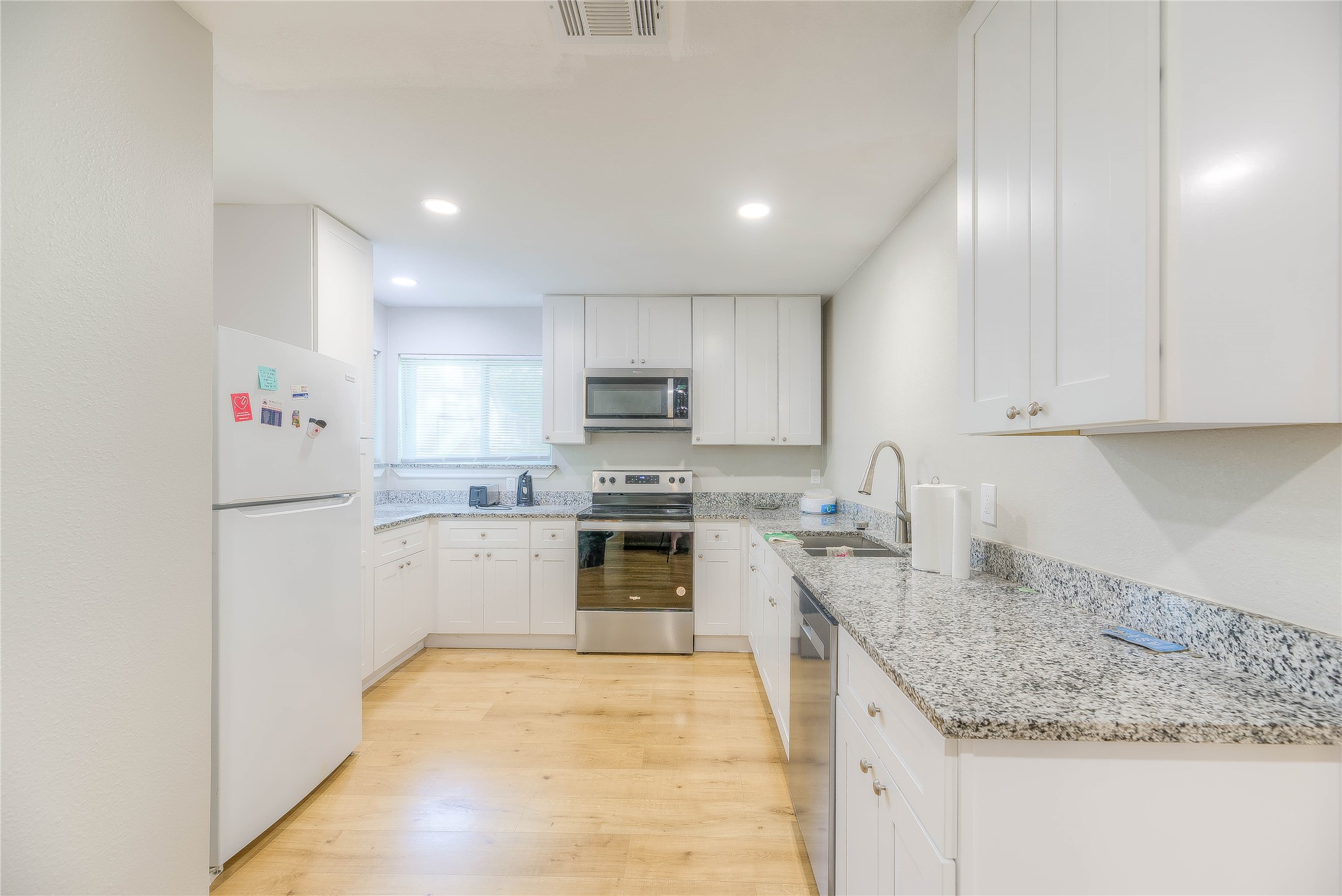 814 N Willis Avenue Property Photo 7