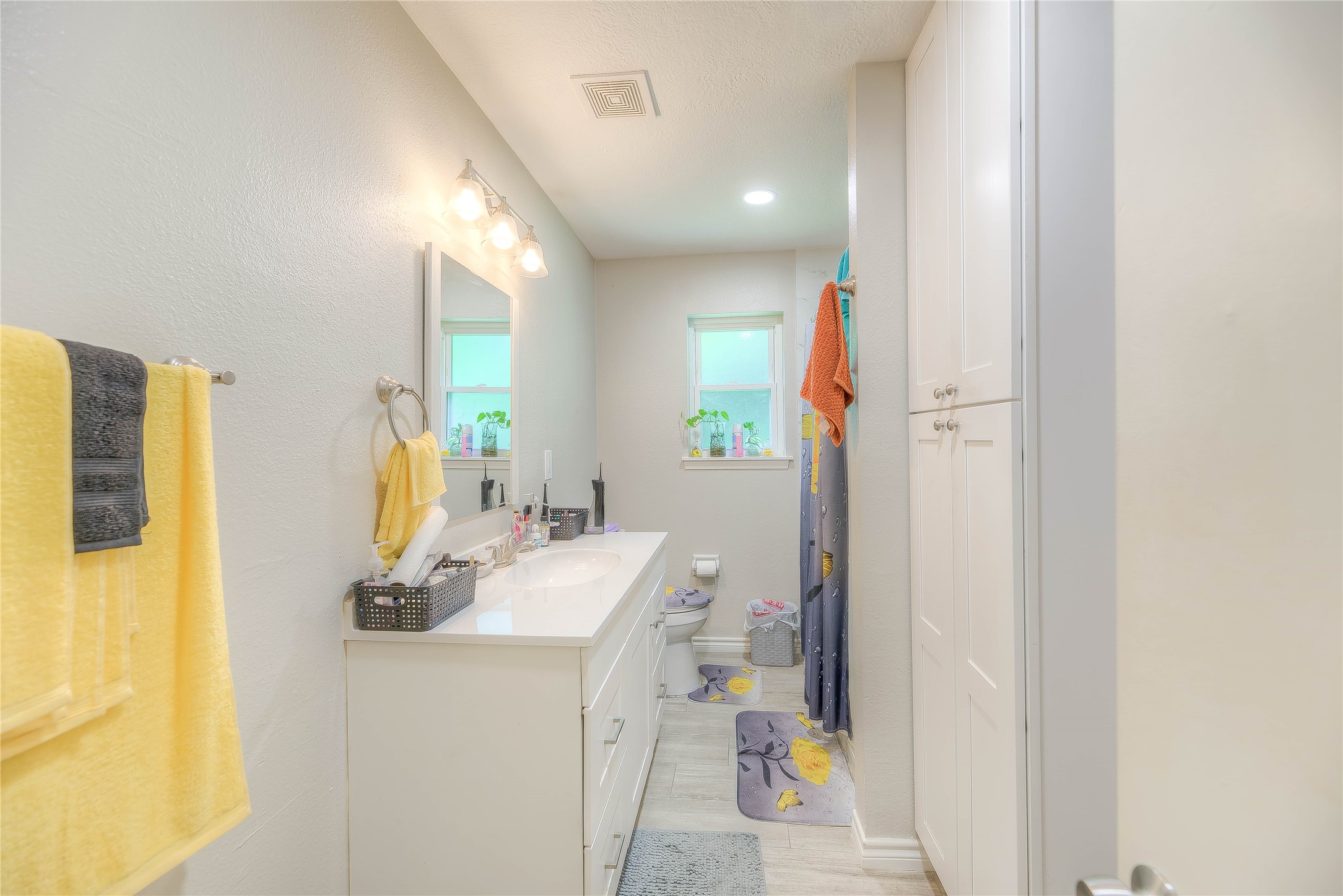 814 N Willis Avenue Property Photo 10